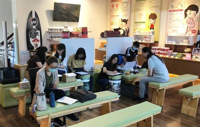 云嘉南分署今日于崑山科大举办企业办训补助说明会，吸引近百家企业了解计画内容，后续还会举办多场次说明会，详情可上官网查询。(曹婷婷摄)