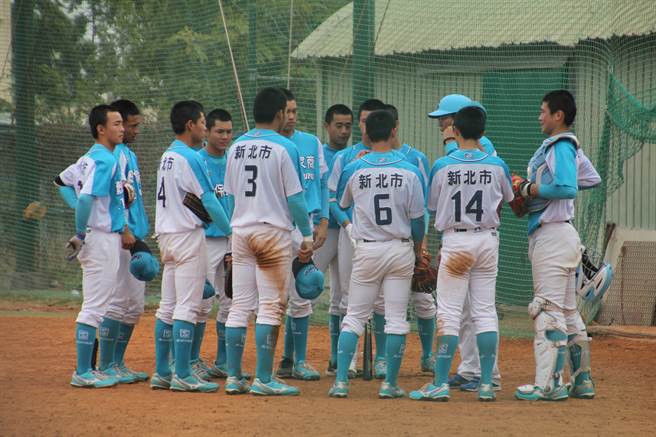 谷保家商抢下分组第一晋级24强。（学生棒联提供）