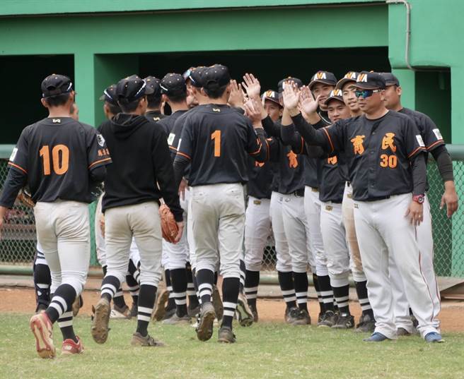 育民工家连赢南英商工和北科附工，确定晋级24强，追平队史纪录。（学生棒联提供）