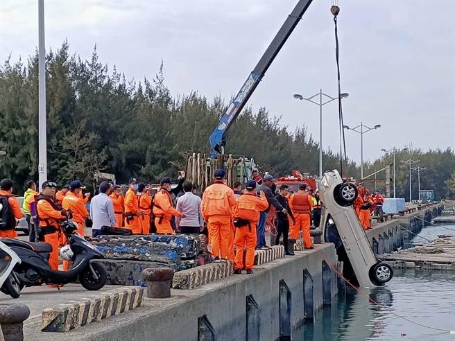 一名79歲王姓老翁被救起無呼吸心跳。（張毓翎攝）