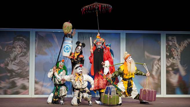 《锺馗嫁妹》表面是欢喜送嫁，实则却隐藏生死离合及世道不公的伤悲。(传艺中心提供)