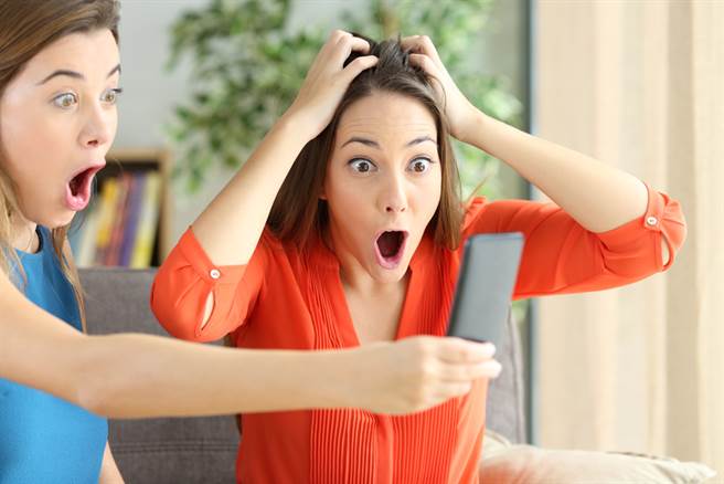 英國2名幸運的女性，一覺醒來後發現自己帳戶多了100萬英鎊，打電話向銀行確認後，才得知是先前購買的債券舉辦抽獎，而2人幸運獲獎。(達志影像/示意圖非當事人)