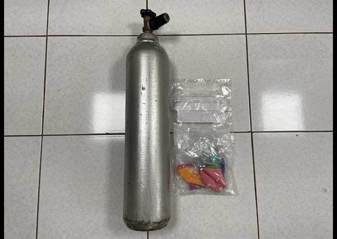 钢瓶则送往环保局环检中心检验检测，确定工业钢瓶内气体为笑气。  (北市环保局提供）