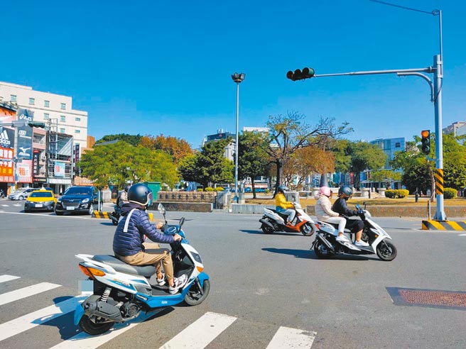 拥有7叉路口的汤德章纪念公园圆环，是台南市交通事故发生率最高的圆环。（洪荣志摄）