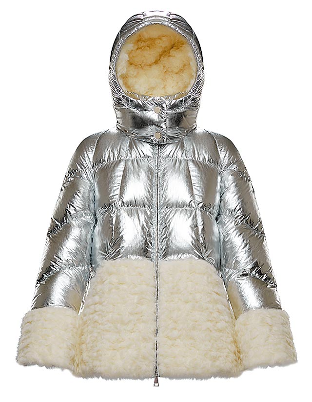 Moncler Algenubi环保皮草饰边女装羽绒外套，7万2000元。（Moncler提供）