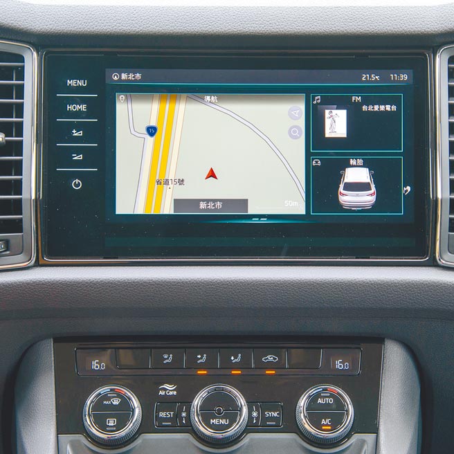 9.2吋萤幕主机升级至CNS第3代资讯娱乐系统。（陈大任摄）