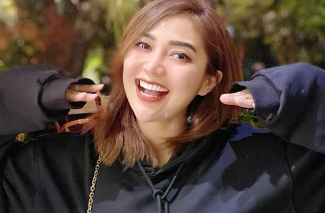 茶茶雪莉遇连环车祸头部重创身亡。（图／chacha.sherly IG）