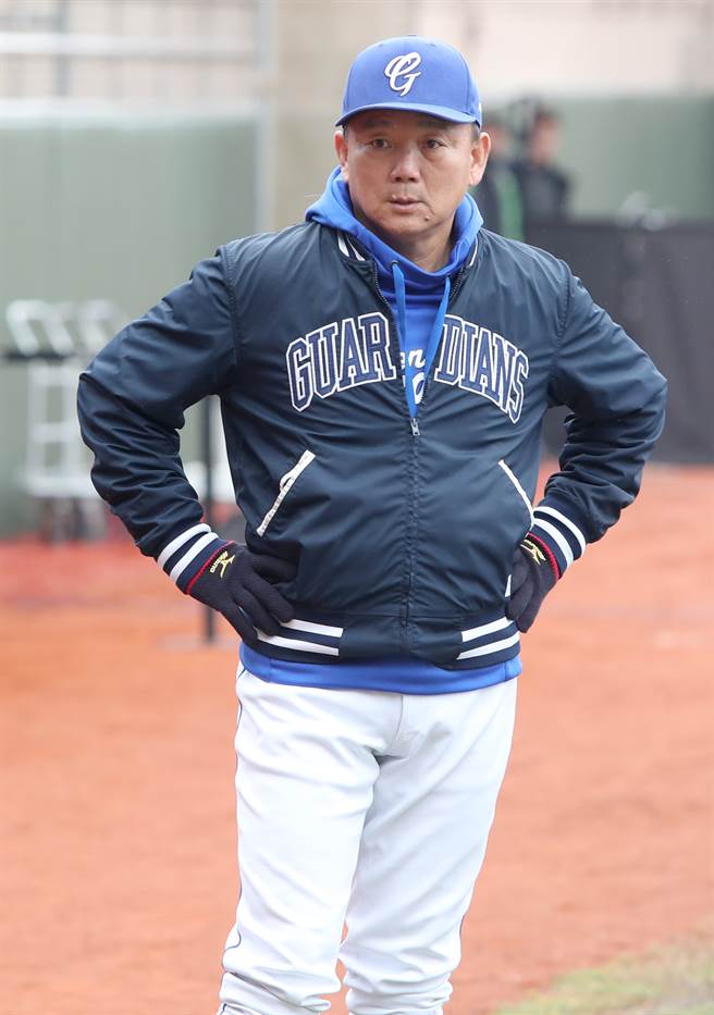 富邦悍将总教练洪一中。（郑任南摄）