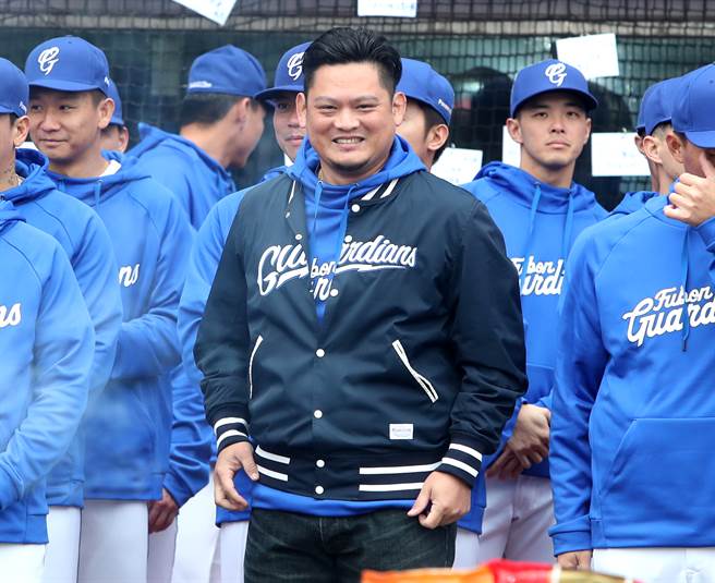 富邦悍將副領隊沈鈺傑。（鄭任南攝）