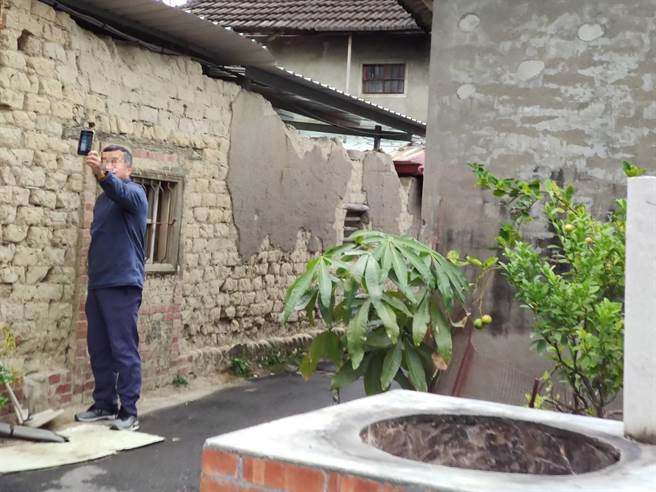  太平区新光里「番仔路庄」现今尚保留百年土角厝。（张妍溱摄）