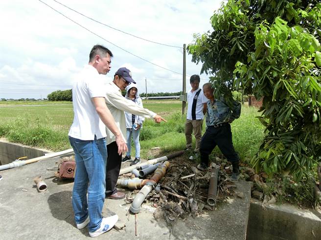 畜試所汙染防治輔導團至後壁區畜牧場輔導。（台南市農業局提供／劉秀芬台南傳真）