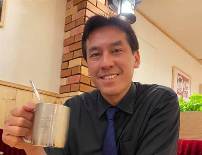 资深媒体人黄暐瀚。(图/翻摄自脸书)