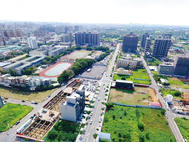 桃園中路重劃區推案熱絡，桃園區2020年有千億元新案釋出。圖／591新建案提供
