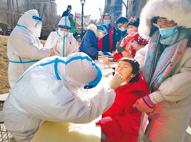 大陸河北省近日頻出現本土確診病例，常住人口達1100萬的石家莊6日啟動全員核酸檢測。（中新社）