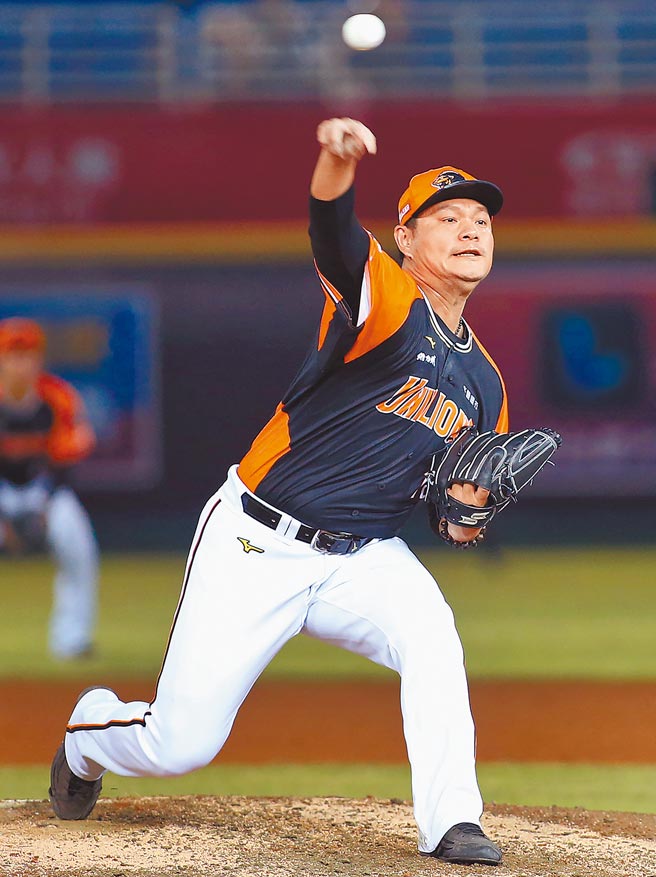 統一獅投手潘威倫生涯已累積145勝，今年看能不能達成150勝的里程碑。（本報資料照片）