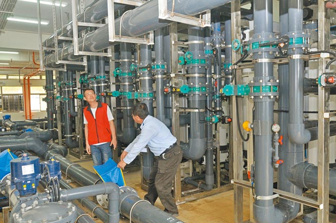 金門海淡廠改善暨擴建後，每日產量由0.2萬噸提升至0.4萬噸。（李金生攝）