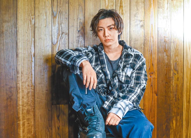 炎亚纶推出新创作专辑，曲风多元，令人惊艳。（粘耿豪摄）