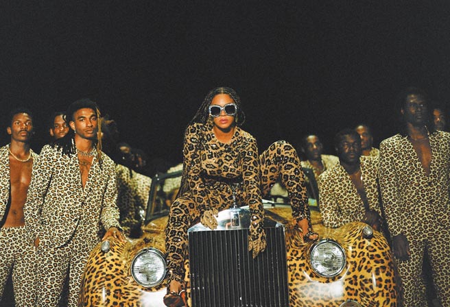 碧昂絲（中）一口氣囊括本屆葛萊美獎9項提名。（美聯社）