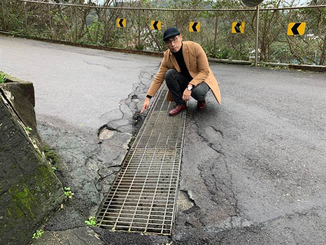基隆路面崎岖不平恐伤及学童 议员争取经费促改善道安品质。（张秉钧提供／吴康玮基隆传真）