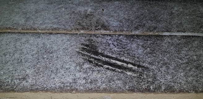 寒流发威，雪山8日凌晨3时许降雪，369山庄被白雪覆盖。（雪霸国家公园管理处提供／巫静婷苗栗传真）