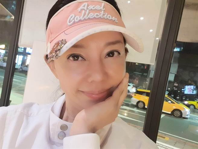 艺人狄莺。(取自狄莺脸书粉专)