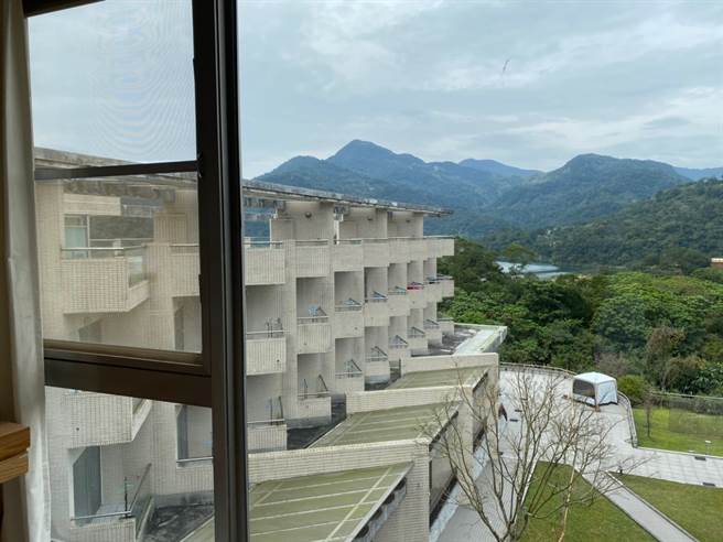 指挥中心初步先增加2500间防疫旅馆房间。（图／翻摄自卫福部官网）