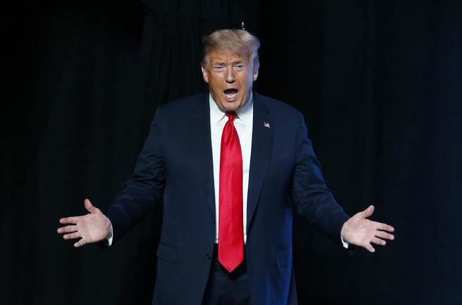 正当各界将美国国会发生暴动归咎于川普鼓吹，美媒再次提起川普早有意特赦自己。（美联社）