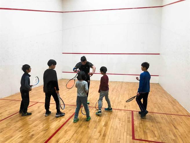 新北市16座国民运动中心推出近600梯冬令营队。（新北市体育处提供／许哲瑗新北传真）