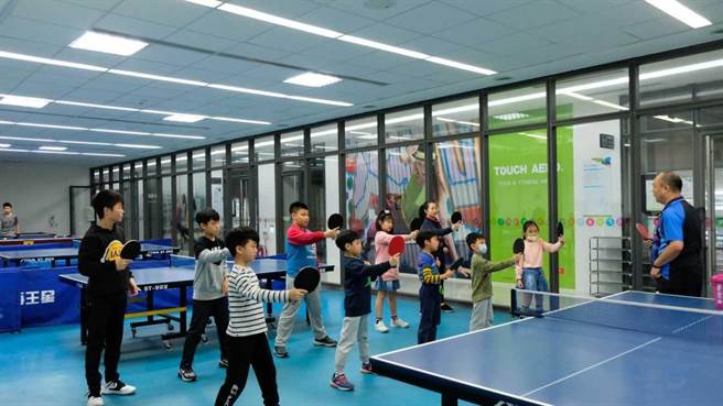 新北市16座国民运动中心推出近600梯冬令营队。（新北市体育处提供／许哲瑗新北传真）