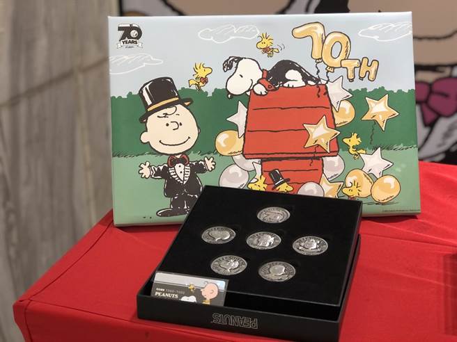 纪念币套组1480元，每人限购1组。（新光三越提供）