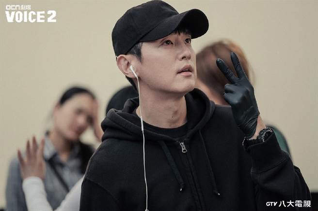 權律在《VOICE 2》演技大爆發，被網友封為「殺人魔2.0」。（八大電視提供）