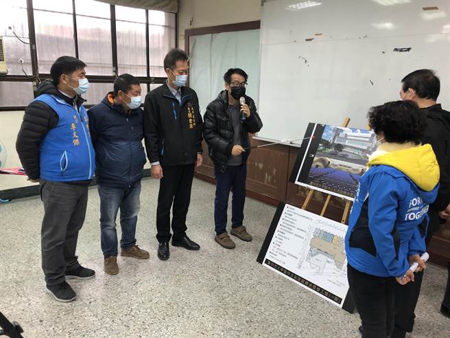 大甲中正紀念館2月將動工整修，市議員李榮鴻8日赴現場關心進度。（李榮鴻服務處提供／陳淑娥台中傳真）