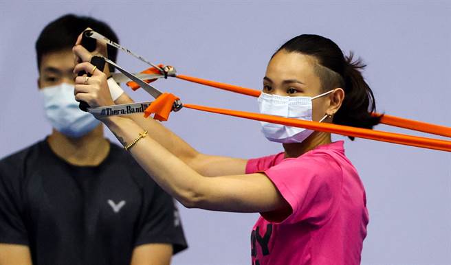 戴资颖热身时仍戴着口罩。（Badminton photo提供）