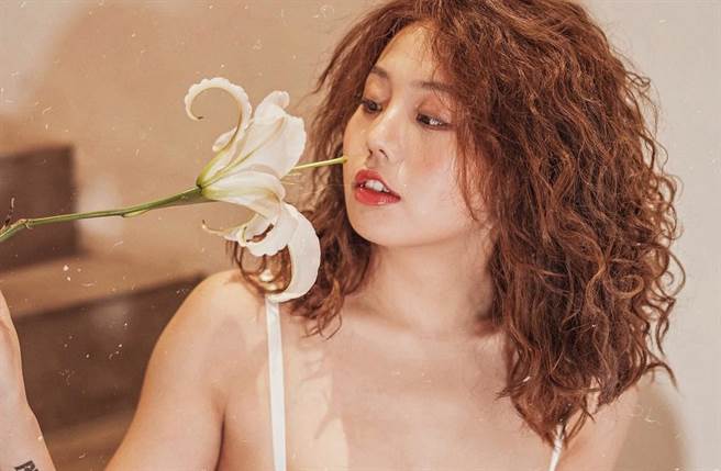 百萬時尚網紅雅魯藏布江女人被證實在飛機上猝逝，得年27歲。(取自雅魯藏布江女人IG)