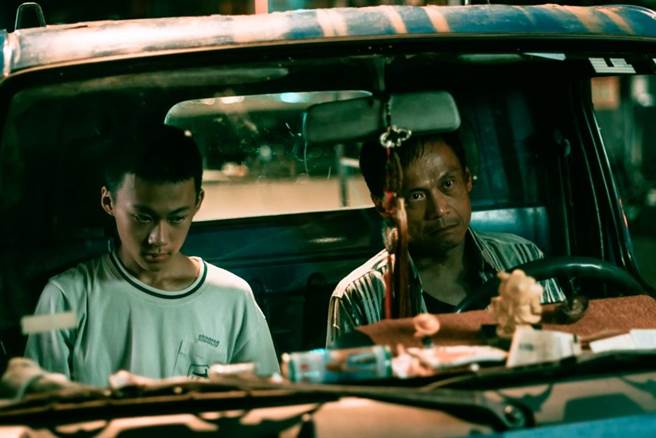 陈以文与陈崇恩在片中演出父子。（车库提供）