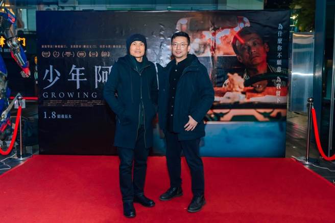 导演林柏瑜和陈以文出席《少年阿尧》首映会。（车库提供）
