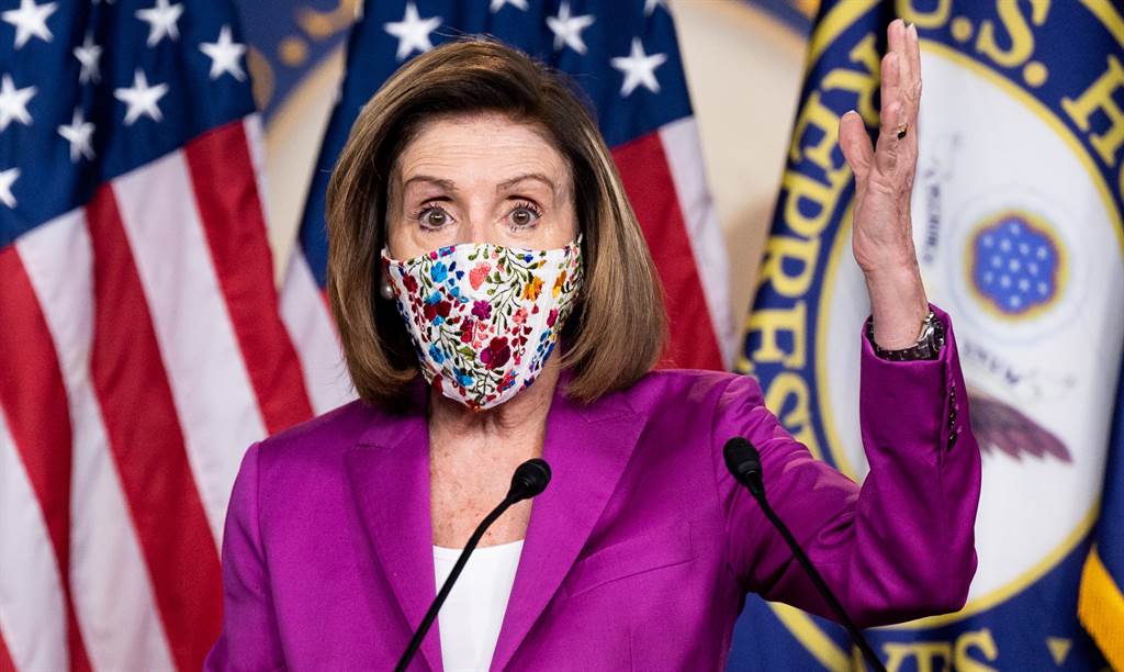 美国民主党籍众议院议长裴洛西（Nancy Pelosi）据说成为川粉攻击的目标，图为她7日在国会大厦召开记者会的神情。（达志图库/TGP）(photo:ChinaTimes)