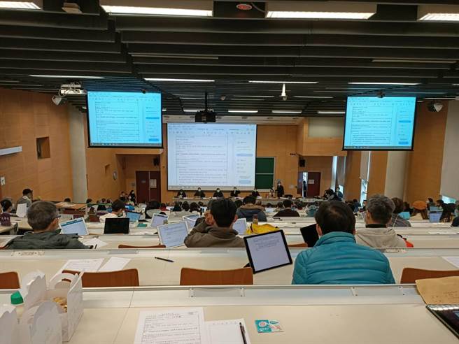 台大9日举行校务会议(简立欣摄)