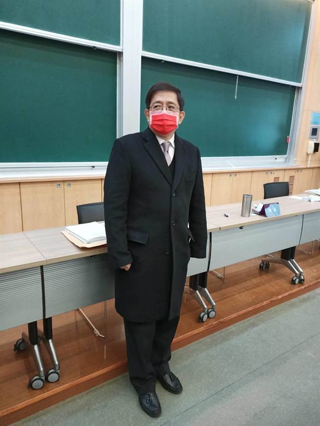 台大校长管中闵(简立欣摄)