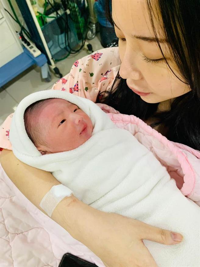 小煜老婆开心迎来儿子。（猿声提供）
