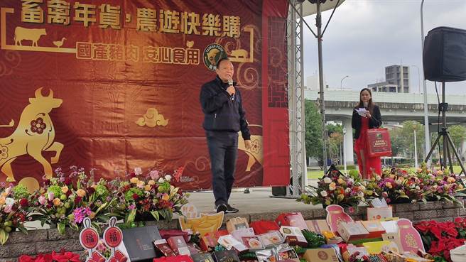 中央畜產會董事長林聰賢提及，目前台灣豬標章已清查約三分之一，清查後約有60餘家遭下架。（林良齊攝）