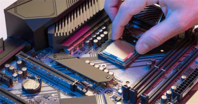 个人电脑处理器两强Intel及AMD多年来彼此竞争不断推出新产品，在效能上一较高下。（图／Intel）