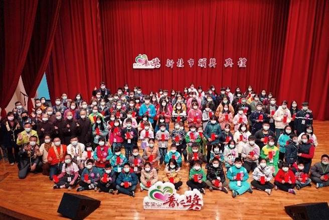 第18届灵鹫山普仁奖选拔，新北市A区共108位国中、国小生脱颖而出。（灵鹫山佛教教团提供）