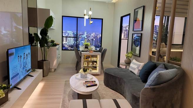 兴富发建设协理赖浚龙表示，最近房地产受到政府政策关注，业界推案都十分低调，但新的一年，台中房巿将有一些新的变化，即蛋黄区在蛋白区房价持续上扬下，将被向上推升。（王莫昀摄）