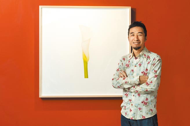 近藤悟《瞬》系列作品捕捉花卉的美好瞬間。（多納藝術提供）