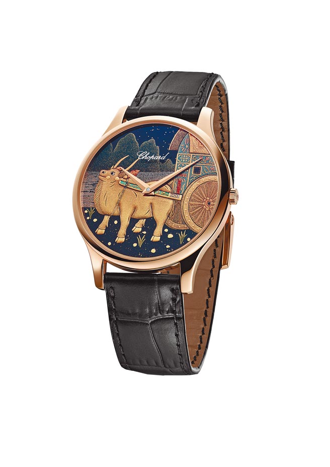 萧邦L.U.C XP Urushi Year of the Ox金牛莳绘腕表，有着金牛运财的意寓，限量88只，135万元。（CHOPARD提供）