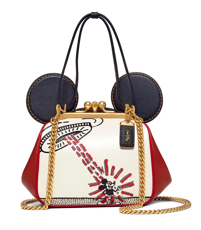 Disney Mickey Mouse x Keith Haring米奇包2万3800元。（Coach提供）