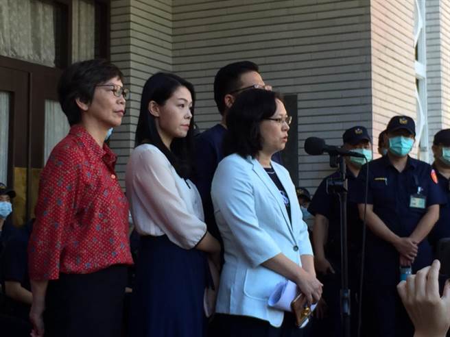 民眾党立委赖香伶、蔡壁如、高虹安、邱臣远  (吴家豪摄)