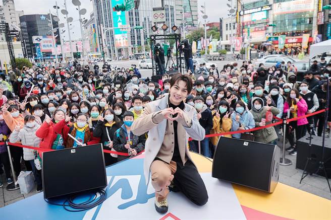 古曜威9日参加新春节目录影。（单纯梦想文创事业提供）