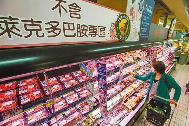 面对家乐福主动申请撤下臺湾猪证明标章，农委会表示肯定与感谢。（邓博仁摄）